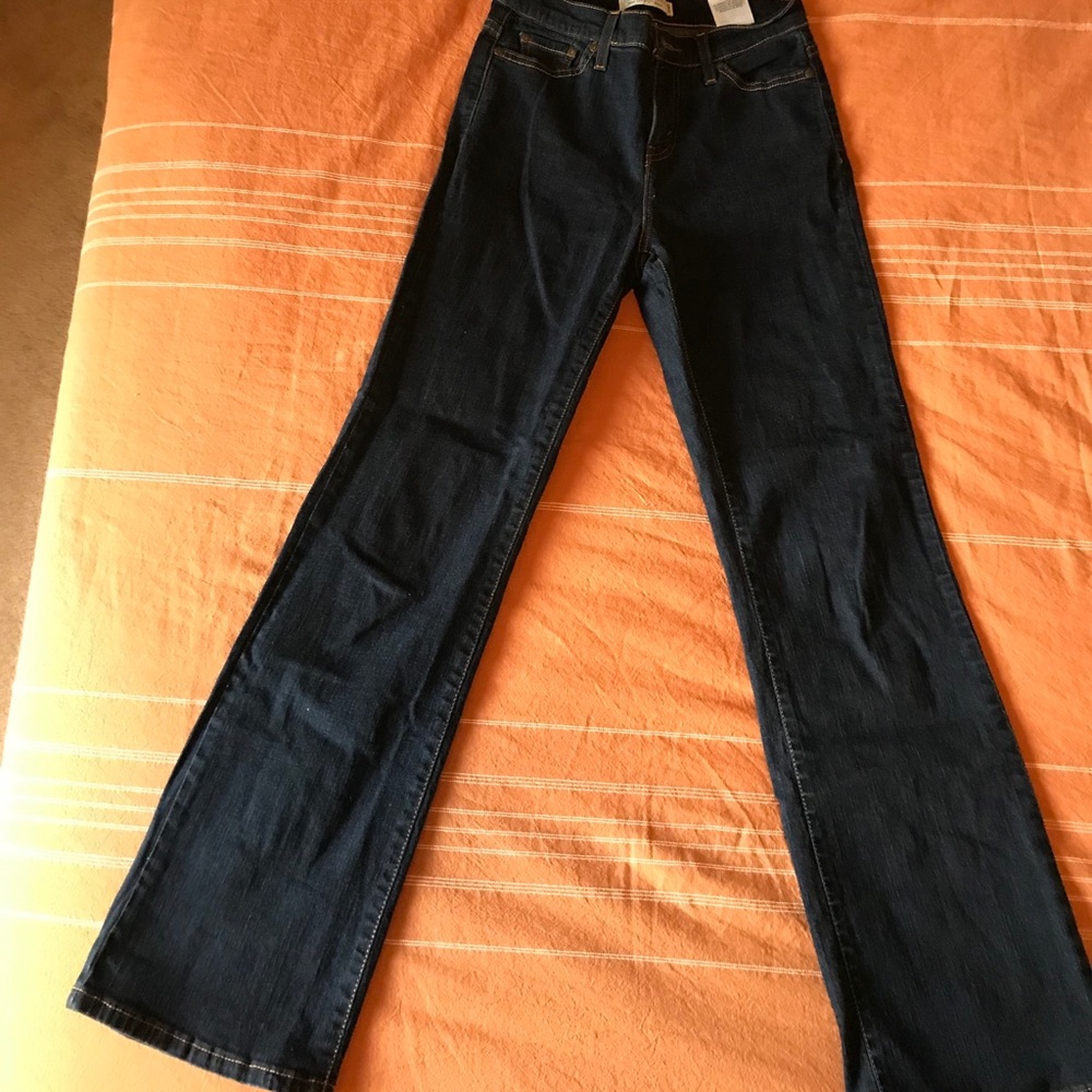 Levi’s Perfectly Slimming Boot Cut 512 Jeans